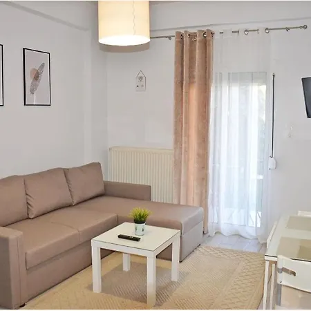 Center River Apartment *